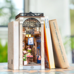 Book Nook „Wonderland Arcade Dating” – 3D puidust miniatuurne raamatunurk